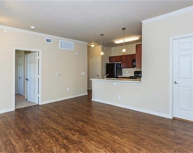 320 S Stewart Boulevard - Photo Thumbnail 5