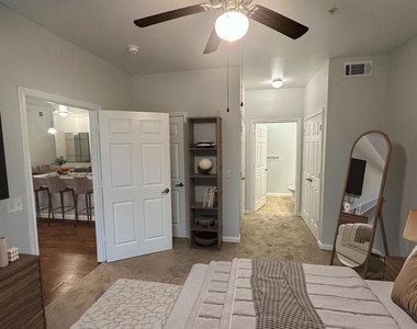 320 S Stewart Boulevard - Photo Thumbnail 7