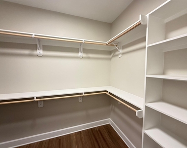 716 Waugh Drive - Photo Thumbnail 5