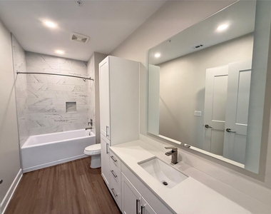 716 Waugh Drive - Photo Thumbnail 8