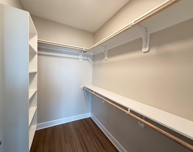 716 Waugh Drive - Photo Thumbnail 7