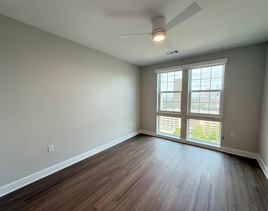 716 Waugh Drive - Photo Thumbnail 6