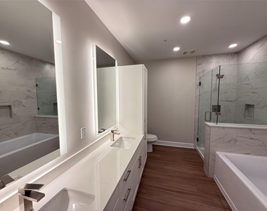 716 Waugh Drive - Photo Thumbnail 4
