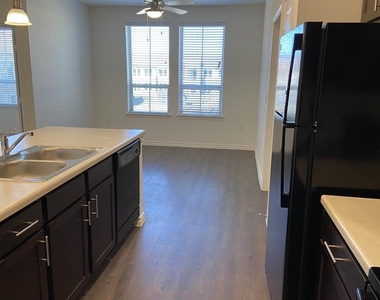 314 Castle Drive - Photo Thumbnail 1