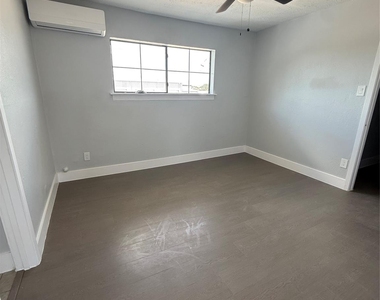 1125 Ann Street - Photo Thumbnail 3