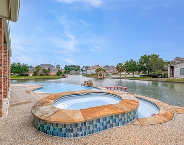 11954 Galentine Point - Photo Thumbnail 44