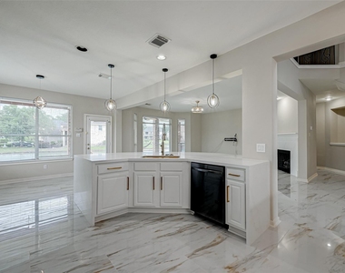 11954 Galentine Point - Photo Thumbnail 13