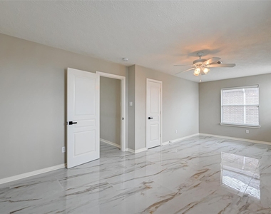 11954 Galentine Point - Photo Thumbnail 23