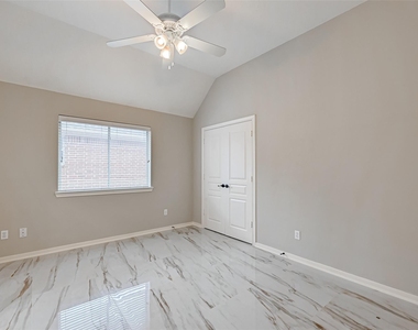 11954 Galentine Point - Photo Thumbnail 21