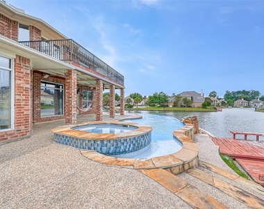 11954 Galentine Point - Photo Thumbnail 45