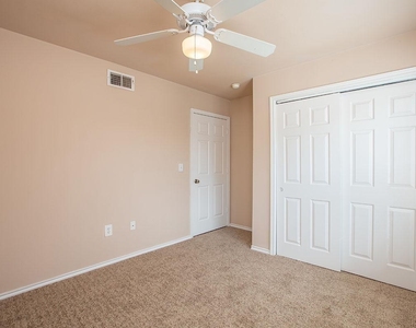 5606 Saint David Lane - Photo Thumbnail 5