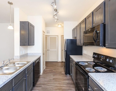 8501 Casa Verde Road - Photo Thumbnail 4