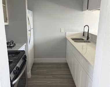 1125 Ann Street - Photo Thumbnail 1