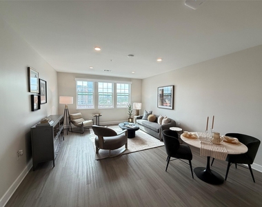 716 Waugh Drive - Photo Thumbnail 2