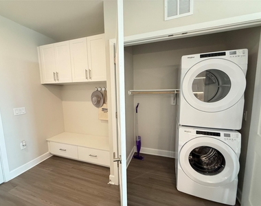 716 Waugh Drive - Photo Thumbnail 6