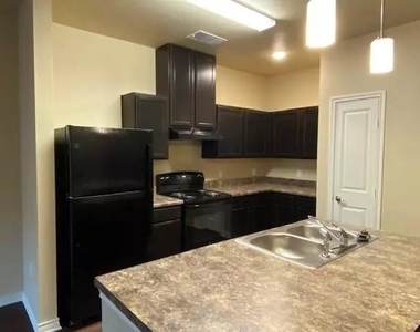 505 Sunset Drive - Photo Thumbnail 4
