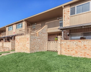 2401 La Vista Avenue - Photo Thumbnail 1