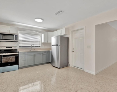 4714 W Vasconia Street - Photo Thumbnail 16
