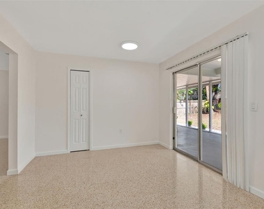 4714 W Vasconia Street - Photo Thumbnail 13