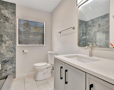 4714 W Vasconia Street - Photo Thumbnail 18