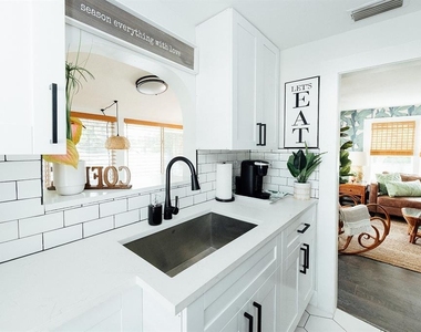 809 10th Avenue N - Photo Thumbnail 18