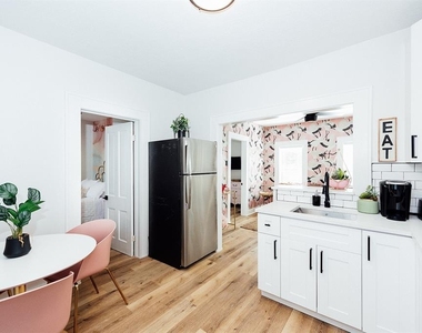 809 10th Avenue N - Photo Thumbnail 8