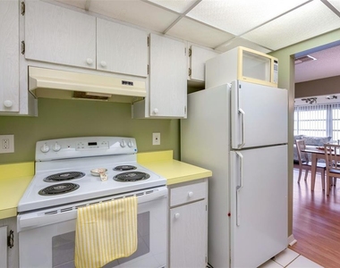 1814 Foxhunt Drive - Photo Thumbnail 6