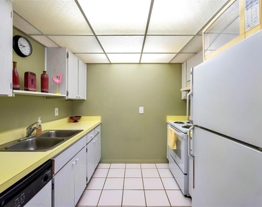 1814 Foxhunt Drive - Photo Thumbnail 5