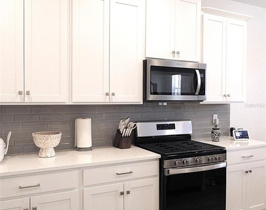 2252 Celebration Boulevard - Photo Thumbnail 9