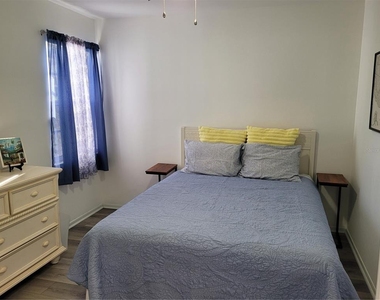 14277 Palm Terrace - Photo Thumbnail 18