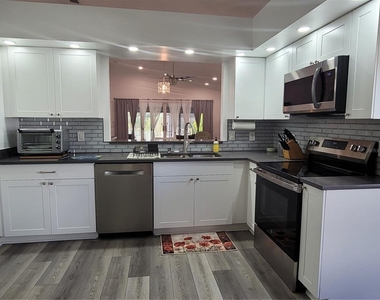 14277 Palm Terrace - Photo Thumbnail 4
