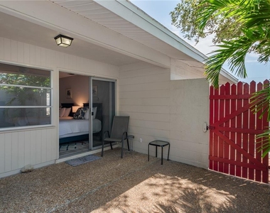6005 Midnight Pass Road - Photo Thumbnail 28