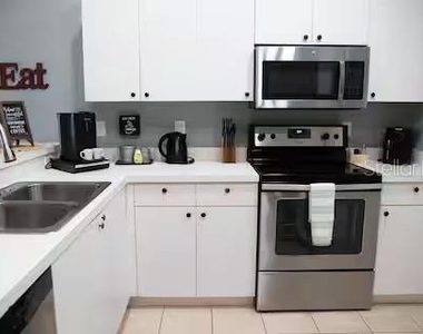4607 21st Street W - Photo Thumbnail 6
