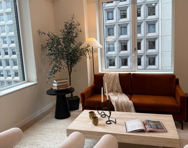 Broad Street, Financial District - Photo Thumbnail 2