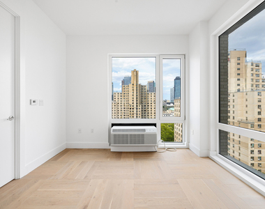 526 Baltic Street - Photo Thumbnail 7