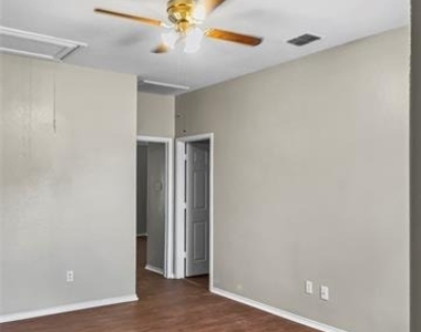 213 Long Prairie Drive - Photo Thumbnail 10