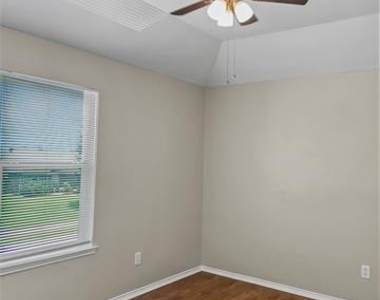 213 Long Prairie Drive - Photo Thumbnail 11