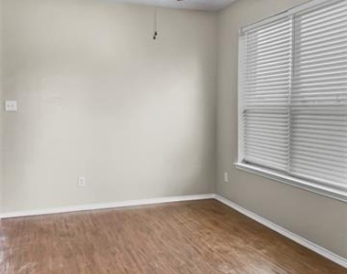 213 Long Prairie Drive - Photo Thumbnail 2