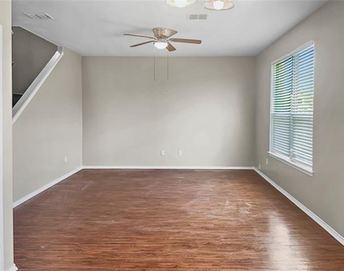 213 Long Prairie Drive - Photo Thumbnail 3