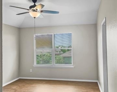 213 Long Prairie Drive - Photo Thumbnail 8