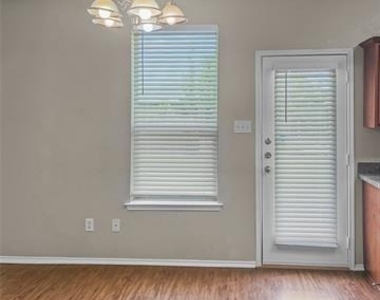 213 Long Prairie Drive - Photo Thumbnail 5