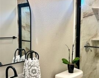 4603 Junius Street - Photo Thumbnail 7