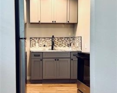 4603 Junius Street - Photo Thumbnail 3