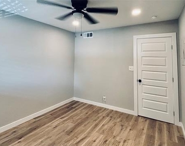 4603 Junius Street - Photo Thumbnail 11