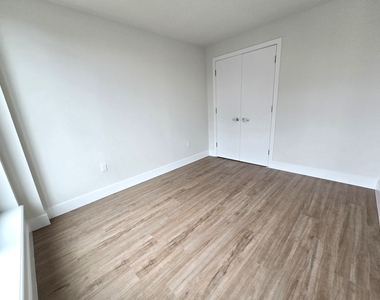 31-11 28th Road - Photo Thumbnail 5