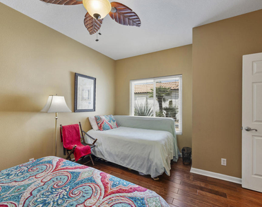 182 Desert Falls Circle - Photo Thumbnail 17
