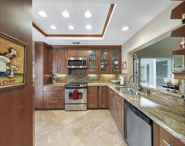 182 Desert Falls Circle - Photo Thumbnail 8