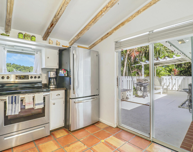1329 Chippewa Street - Photo Thumbnail 12