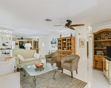 1329 Chippewa Street - Photo Thumbnail 17