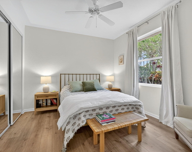 4693 Sugar Beach Way - Photo Thumbnail 38
